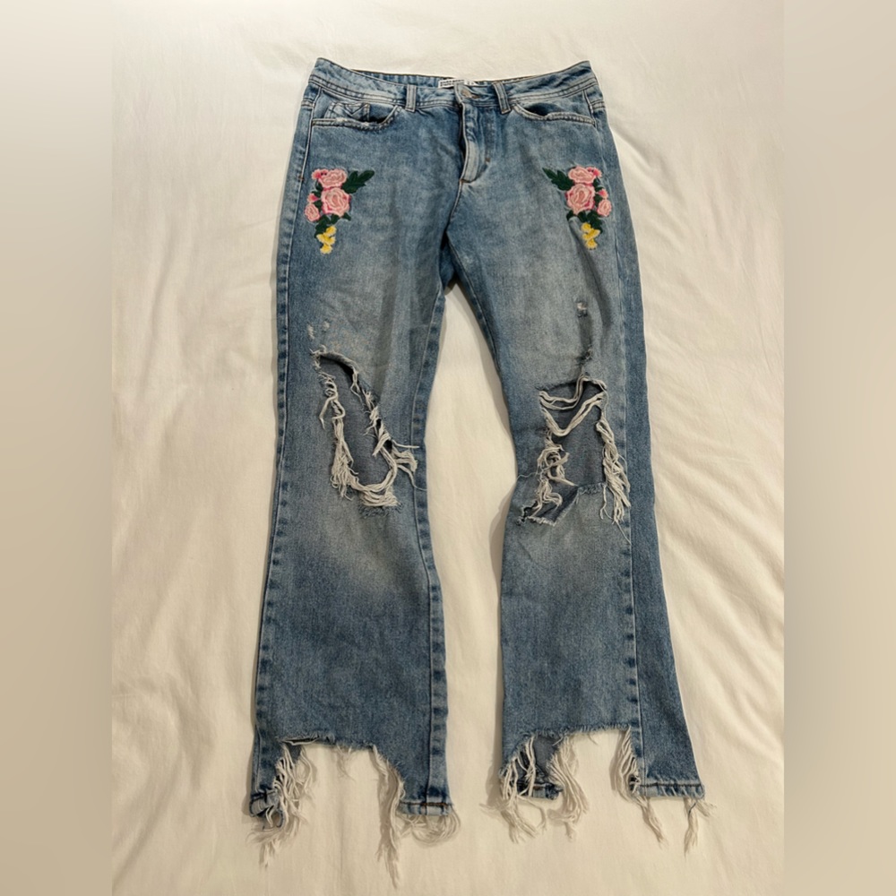 ZARA women’s basic demon jeans, mid/ low rise, knee rips, flower embroidering